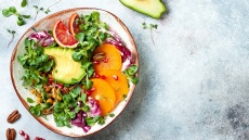 Πόσο βλάπτει τον πλανήτη η… μόδα του αβοκάντο;