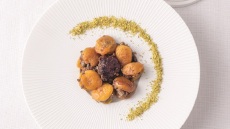 Βερίκοκα και δαμάσκηνα γεμιστά με κιμά