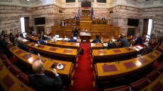 Εξεταστική Επιτροπή: Άναψαν τα αίματα όταν ο Γ. Τσίπρας αποκάλεσε μάρτυρα «καντίνα»