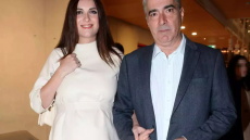 Σίμος Κεδίκογλου - Ελισάβετ Κατσαμάκη: Η πρώτη οικογενειακή φωτογραφία με τη νεογέννητη κόρη τους