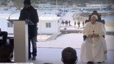 Θερμό καλωσόρισμα στον Πάπα Φραγκίσκο από πρόσφυγα του καταυλισμού του Καρά Τεπέ