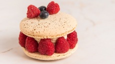 10 σούπερ γλυκά από 10 ζαχαροπλαστεία που αξίζει να μοιραστείτε στα δυο!