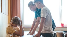 Σχολείο: Εννέα σημάδια που αποκαλύπτουν ότι το παιδί εκφοβίζεται