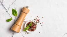 Το απίστευτο tip για να καθαρίσετε τον μύλο πιπεριού