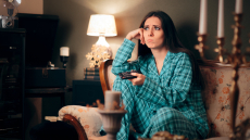 Εξαρτήσεις: Έξι σημάδια ότι έχουμε εθιστεί στις τηλεοπτικές σειρές