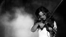 Η Ευανθία Ρεμπούτσικα στο Christmas Theater