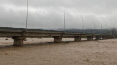 Κακοκαιρία: Μάχη με τις καταπτώσεις βράχων στα Τρίκαλα