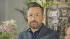 Ο Θέμης Γεωργαντάς απαντάει για την ερώτηση στον Μπάρτζη: «Η εκπομπή είχε γυριστεί 2-3 εβδομάδες πριν την τελευταία γυναικοκτονία»