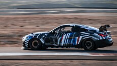 Πάτησε πίστα η νέα BMW M4 GT4