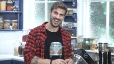 «Kitchen Lab»: Το πιο γκουρμέ χριστουγεννιάτικο μενού από τον Άκη Πετρετζίκη