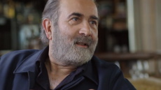 «Ο πρώτος που σήκωσε ανάστημα σε αυτή τη χώρα, είναι η Μαλβίνα Κάραλη» τονίζει ο Λάκης Λαζόπουλος 