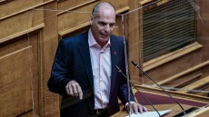 Γυναίκες - μέλη του ΜέΡΑ 25 υπερασπίζονται τον Βαρουφάκη με αφορμή τις καταγγελίες που δέχεται για σεξισμό