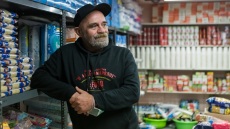 «Ο Άλλος Άνθρωπος μαγειρεύει για όσους πεινούν χωρίς να ζητά πιστοποιητικά πείνας