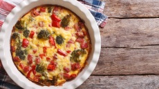 Κις με μπρόκολο, πιπεριές και ντομάτα