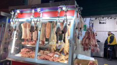 Πάσχα 2025: Σε τι τιμή θα αγοράσουμε τσουρέκια και κρέας