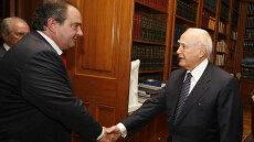 Καραμανλής για Παπούλια: Θα κρατήσω στη μνήμη μου τις μακρές συζητήσεις μας