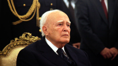 Κάρολος Παπούλιας: Θλίψη στον πολιτικό κόσμο και συλλυπητήρια μηνύματα για τον θάνατό του