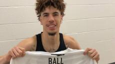 Με φανέλα του ΟΦΗ ο ΛαΜέλο Μπολ των Σάρλοτ Χόρνετς - Δείτε φωτογραφία