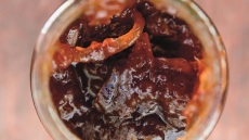 Όλα τα μυστικά για το πιο πετυχημένο τσάτνεϊ κρεμμυδιού