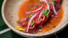 Loco Athens, το «Μεξικό» του Συντάγματος. Η Νανά Δαρειώτη δοκίμασε και σχολιάζει