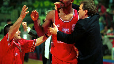 Έντι Τζόνσον: «Λάτρεψα κάθε λεπτό στον Ολυμπιακό, η πιο απίστευτη χρονιά»!