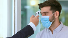 Κορωνοϊός: Ήπια νόσηση και ασυμπτωματικοί; Ο κίνδυνος που ελλοχεύει