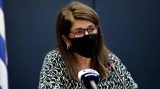 «Self test από εκπαιδευτικούς και μαθητές εντός 48ωρου πριν από την επανέναρξη του σχολείου» είπε η Παπαευαγγέλου