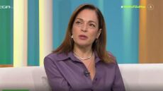 «Όταν τελείωσα το σχολείο, ήμουν 100 κιλά, έχασα 34 κιλά σε έξι μήνες» λέει η Ελένη Καρακάση