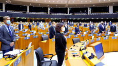 Ενός λεπτού σιγή στη μνήμη του Σασόλι έξω από το Ευρωπαϊκό Κοινοβούλιο