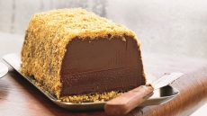 Σοκολατένια τερίνα με φουντούκια: ο απόλυτος πειρασμός σοκολάτας