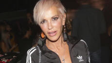 Νατάσα Καλογρίδη: Στην πολυτελή ντουλάπα της αλωνίζουν μαύρες γάτες