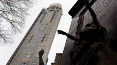 Νέα Υόρκη: Μεγιστάνας πούλησε έναντι 165,7 εκατ. ευρώ ρετιρέ που είχε αγοράσει πριν 2 χρόνια στη... μισή τιμή!