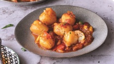 Ουγγρικές πατάτες paprikas krumpli με πάπρικα και κύμινο