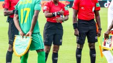 H Σαλίμα Μουκανσάνγκα έγινε η πρώτη γυναίκα διαιτητής στην ιστορία του Copa Africa