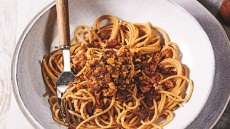 Noodles με τηγανητό μοσχαράκι και τζίντζερ