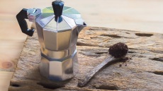 Πώς να χρησιμοποιήσουμε μια καφετιέρα εσπρέσο (moka pot)
