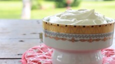 Φτιάχνουμε τυρί κρέμα με 2 μόνο υλικά