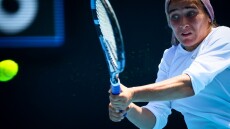 Μεσκατολτσάνα Ζάφι: Η Ιρανή που γράφει ιστορία στο τένις