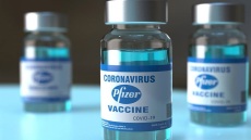 Κορωνοϊός - Pfizer: Ασφαλής η χορήγηση τριών δόσεων εμβολίου σε παιδιά από 6 μηνών ως 5 ετών
