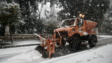 Η «Ελπίς» κάλυψε με χιόνι την Αθήνα - Από πού θα ξεκινήσει σήμερα ο αποχιονισμός