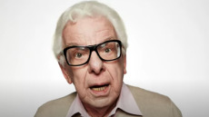 Πέθανε ο μετρ της βρετανικής κωμωδίας Μπάρι Κράιερ