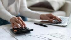 Ιδιωτικό χρέος: Τι συζήτησαν οι αρμόδιοι φορείς για τα κόκκινα δάνεια και τις ανακτήσεις