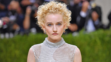 Η Τζούλια Γκάρνερ περιέγραψε πώς κέρδισε τον πρωταγωνιστικό ρόλο στη βιογραφική ταινία για τη Μαντόνα