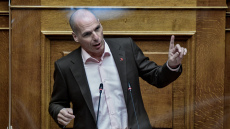 Βαρουφάκης: Δίνουμε ψήφο μομφής κατά της ολιγαρχίας 