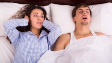 Υπνική άπνοια: Έξι ανησυχητικά συμπτώματα που αποκαλύπτουν ότι πάσχετε