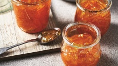 Φτιάχνουμε μαρμελάδα πορτοκάλι, αξιοποιώντας τα πορτοκάλια στην καλύτερή τους εποχή