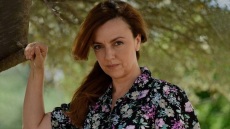 Η Αλίνα Κωτσοβούλου δίνει spoilers για τον Σασμό: «Η Θοδώρα δεν θα χωρίσει κι ο Μανώλης θα ερωτευτεί»