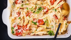 H τεχνική για ζυμαρικά στον φούρνο που θα λατρέψετε