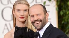 Η Ρόζι Χάντινγκτον και ο Τζέισον Στέιθαμ έγιναν για δεύτερη φορά γονείς - Το πρώτο στιγμιότυπο με την κόρη τους