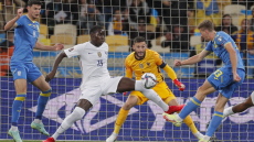 Αφαίρεση μισθού 2 εβδομάδων στον Ζουμά για την κακοποίηση της γάτας, από την Γουέστ Χαμ 